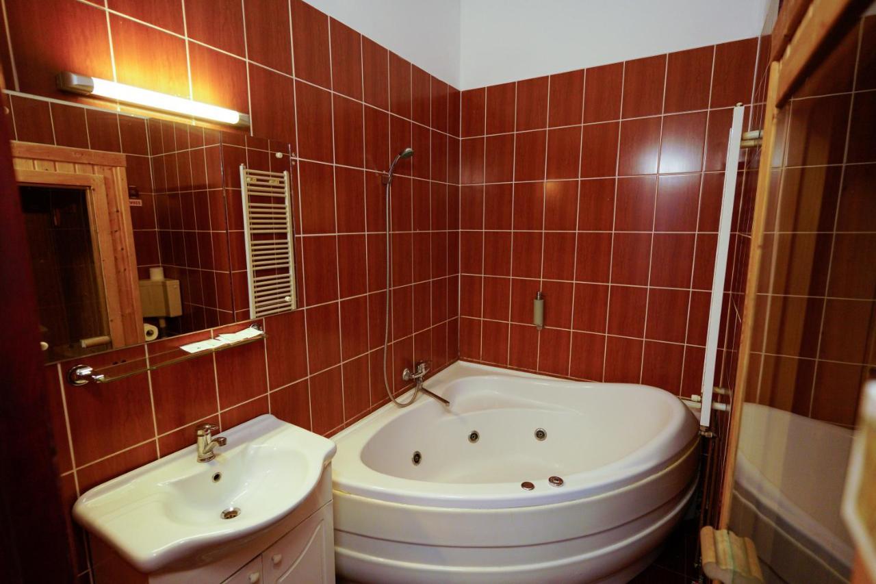 Pensiunea Noemi Brasov Bagian luar foto